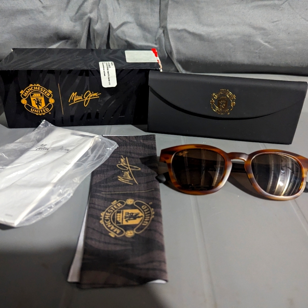 Brown Maui Jim sunglasses